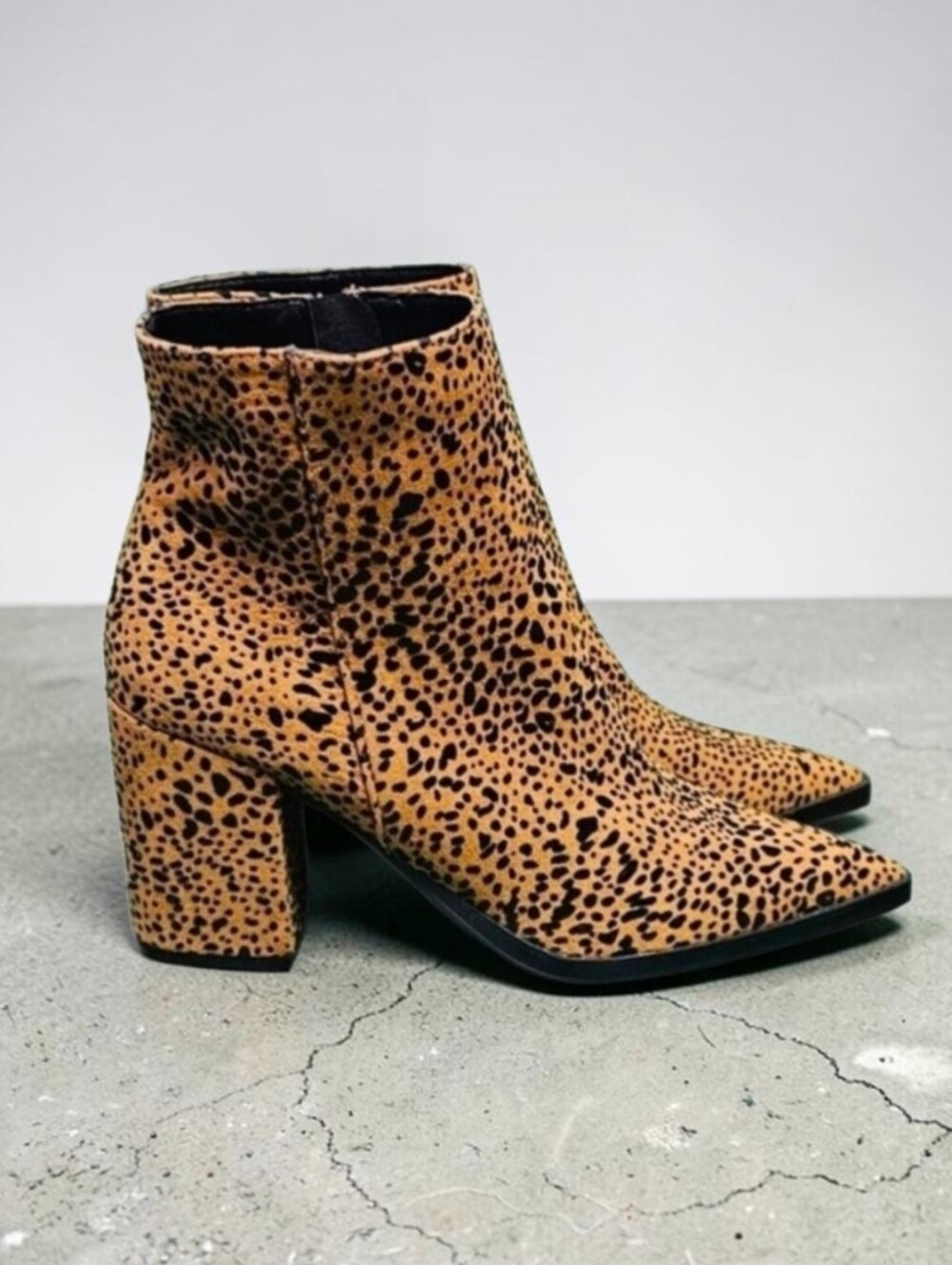 QUPID | Cheetah spotted high-ankle heeled boots